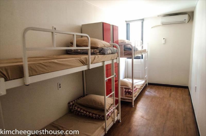 Kimchee Busan Downtown Guesthouse Екстериор снимка