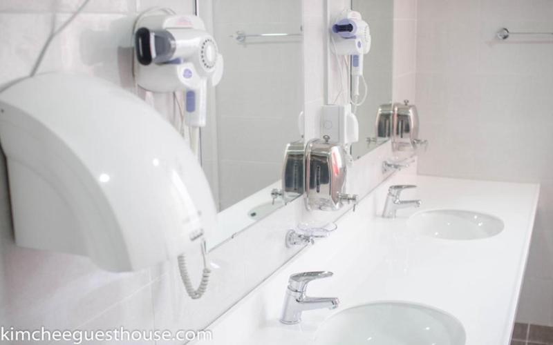 Kimchee Busan Downtown Guesthouse Екстериор снимка