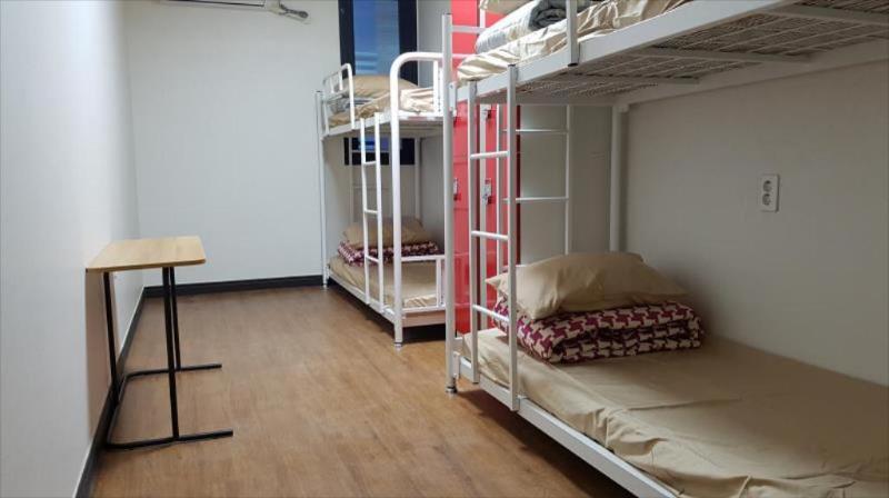 Kimchee Busan Downtown Guesthouse Екстериор снимка